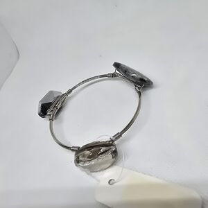 Silver wired, gunmetal stoned bracelet